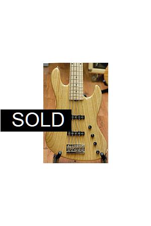 Sadowsky Metro MS5 w/ VTC Sadowsky Metro MS5 w/ VTC